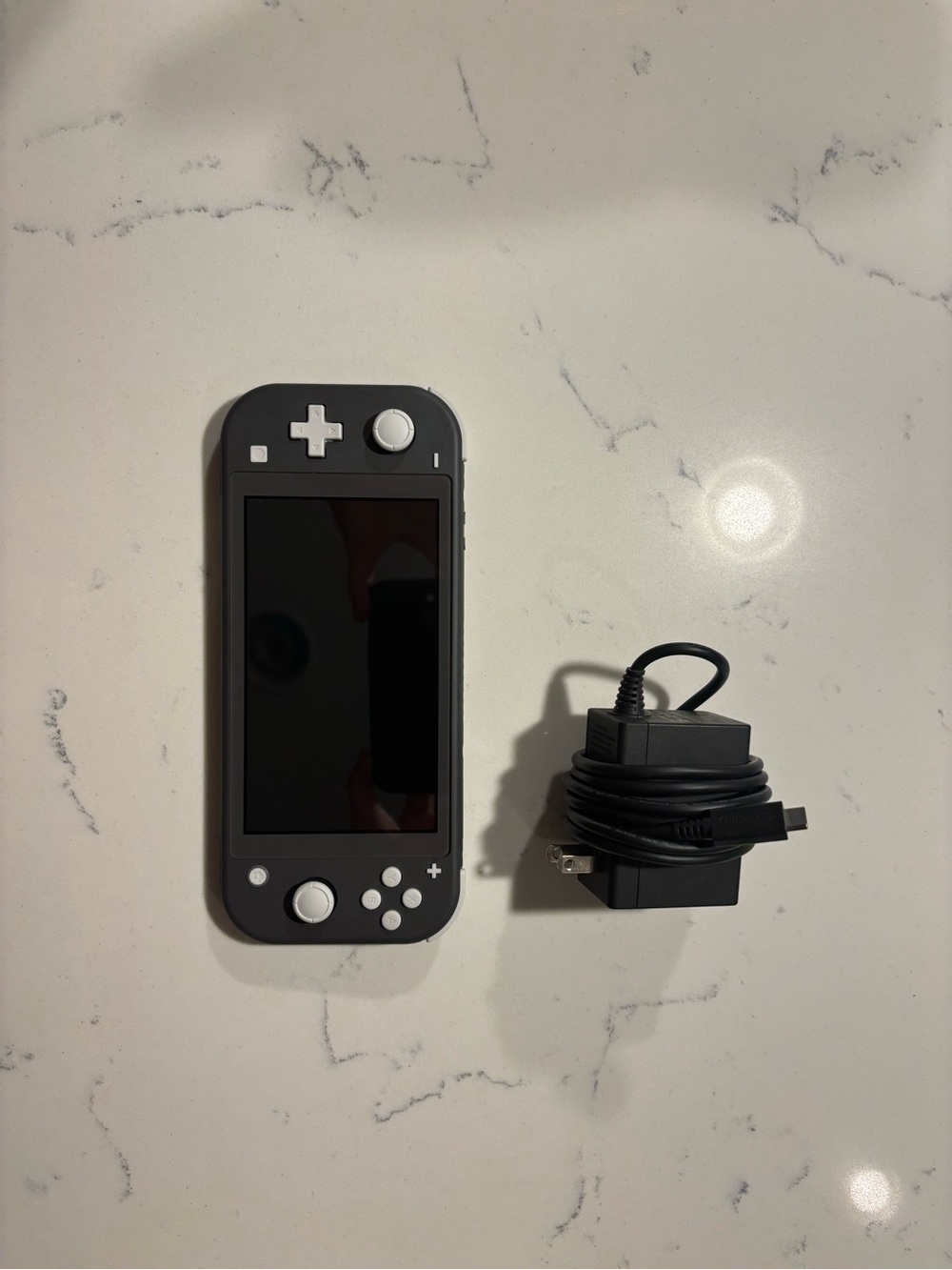 Nintendo Switch Lite - Picture 2 of 9